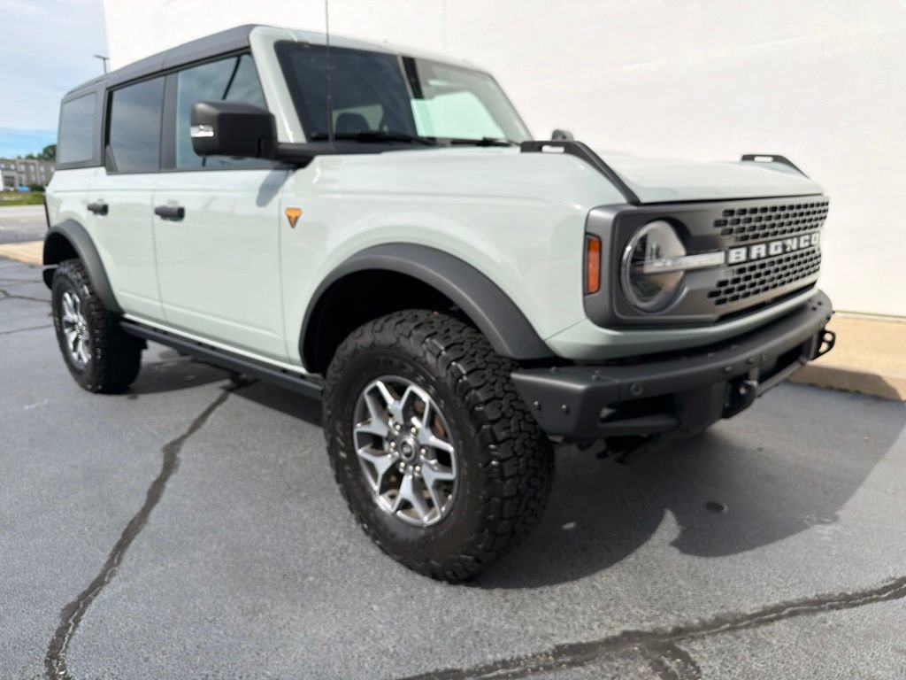 Used 2024 Ford Bronco Badlands AWD/4WD image 2