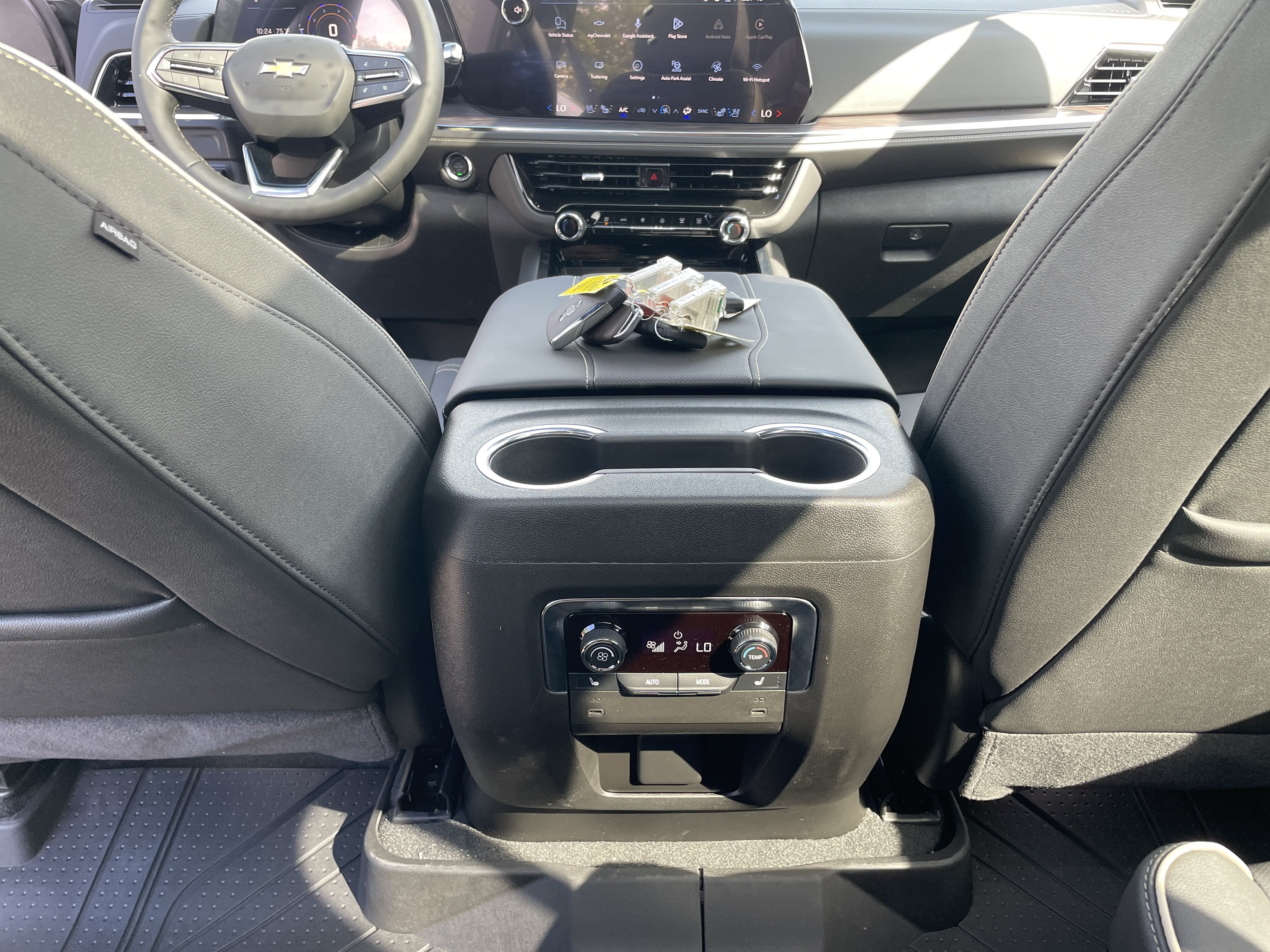 New 2026 Chevrolet Suburban Premier w/ Sun And Tow Package AWD/4WD image 29