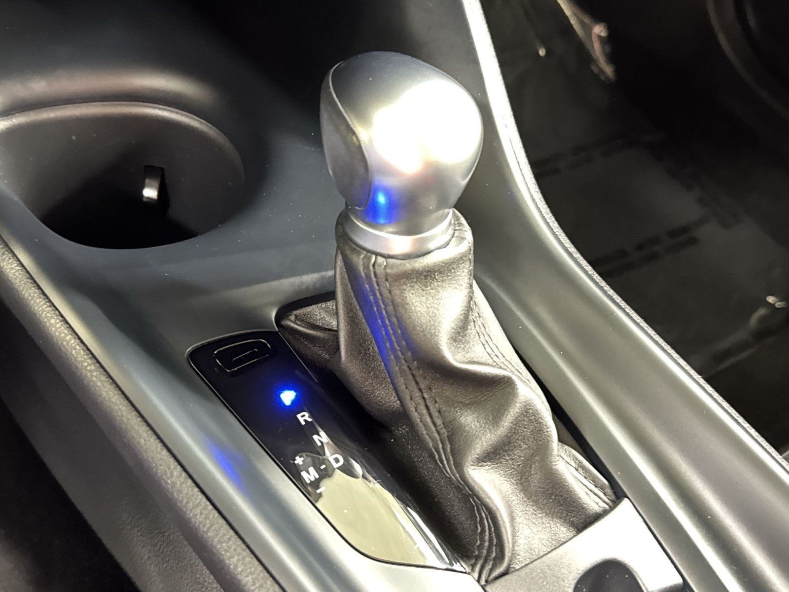 Used 2021 Toyota C-HR LE FWD image 34