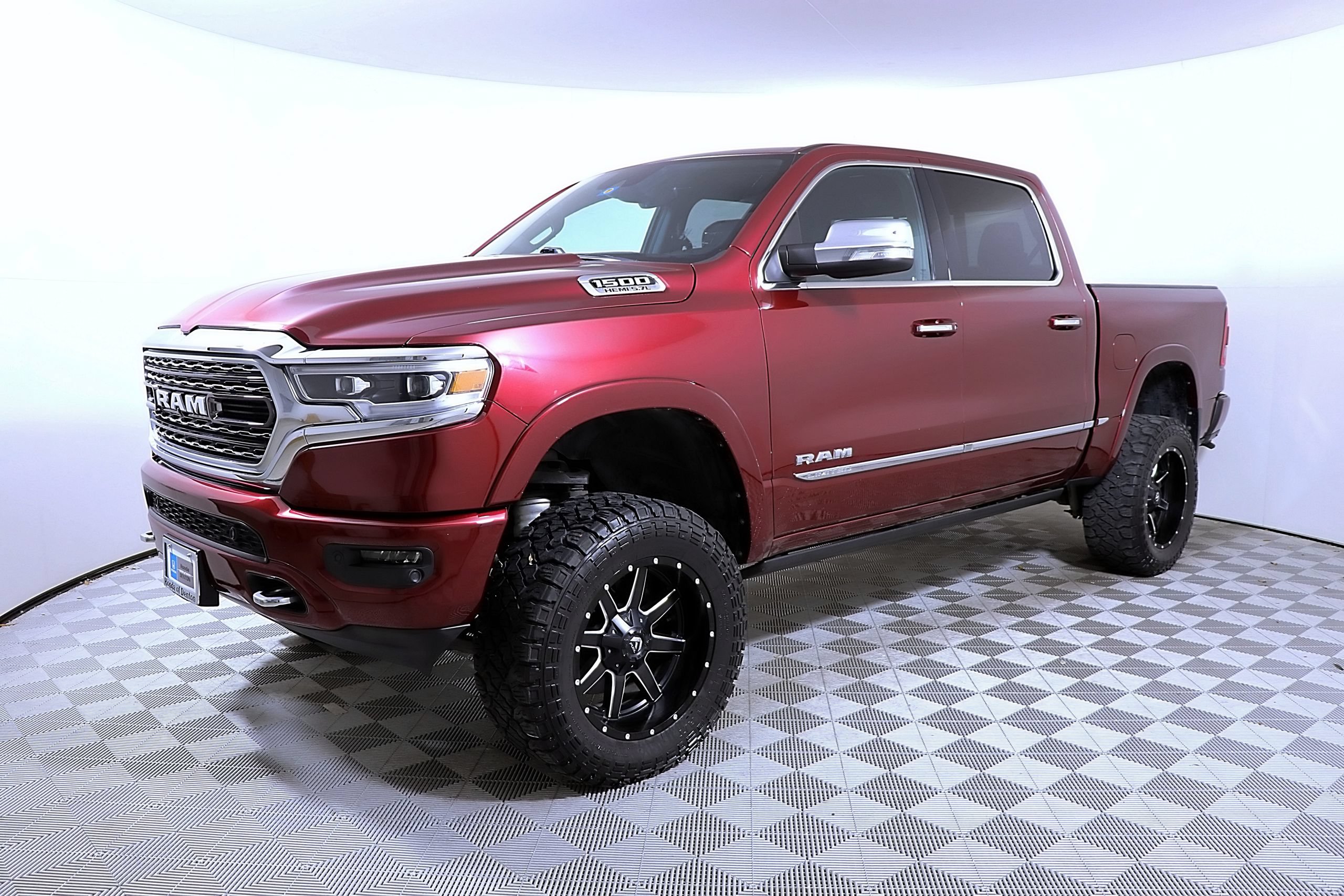 Used 2019 RAM 1500 Limited AWD/4WD image 3