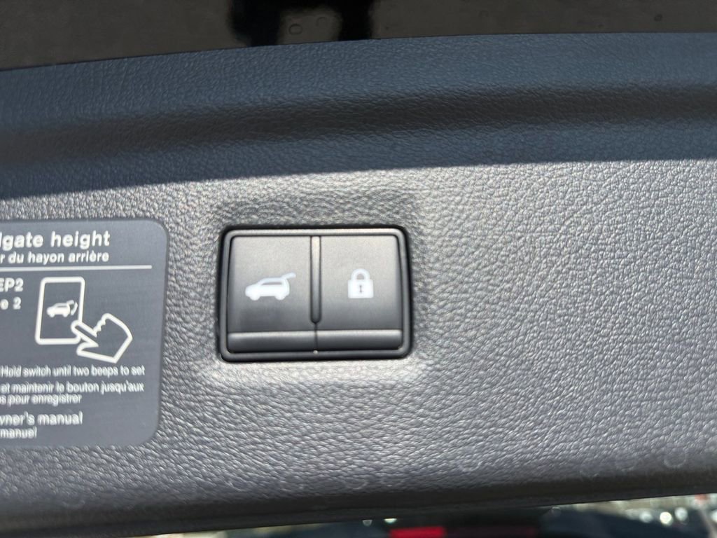 Used 2025 INFINITI QX50 Pure image 11