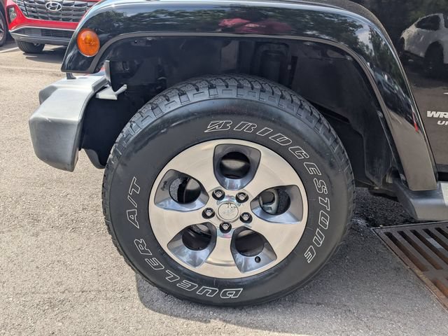 Used 2016 Jeep Wrangler Unlimited Sahara w/ Connectivity Group AWD/4WD image 23