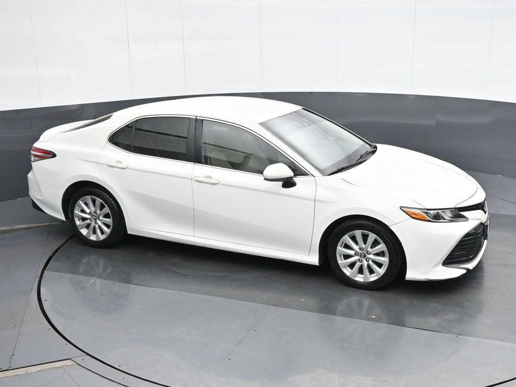 Used 2018 Toyota Camry LE FWD image 24