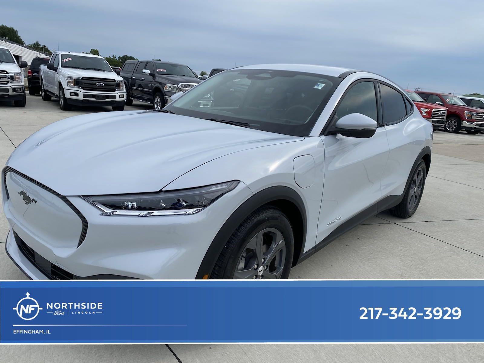 Used 2021 Ford Mustang Mach-E Select image 1