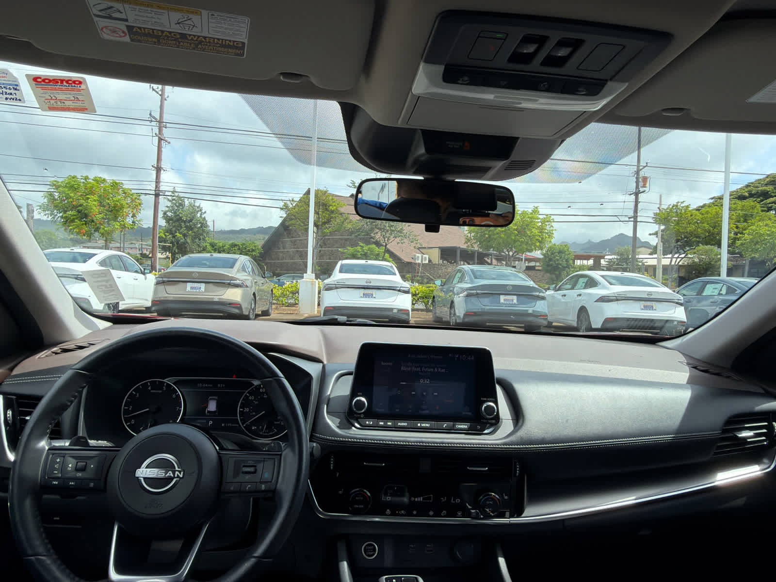 Used 2022 Nissan Rogue SV w/ SV Premium Package FWD image 10