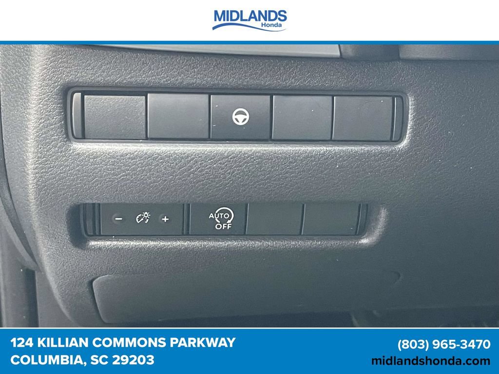 Used 2023 Nissan Rogue SV AWD/4WD image 18