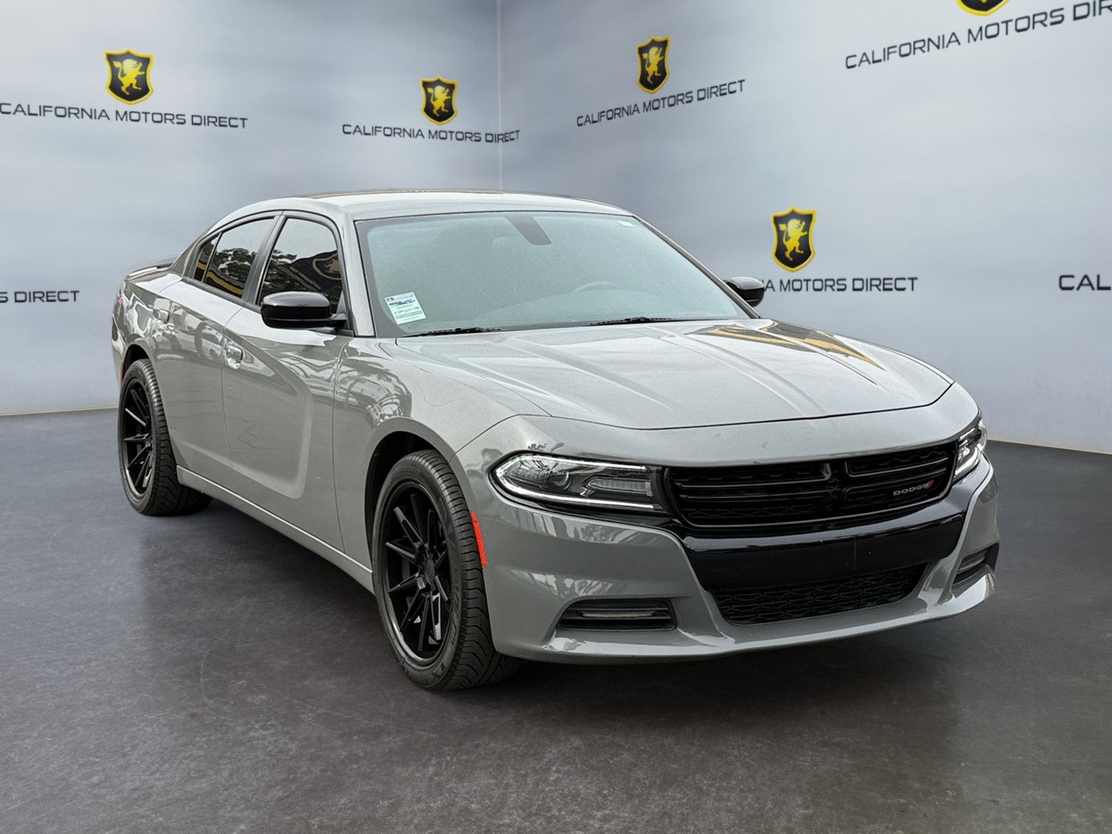 Used 2019 Dodge Charger SXT w/ Plus Group RWD image 7