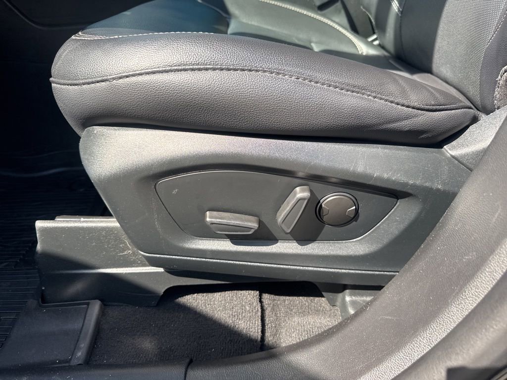 Used 2022 Ford Explorer Limited w/ Equipment Group 301A image 10