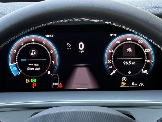 New 2025 Volkswagen Tiguan SE image 29