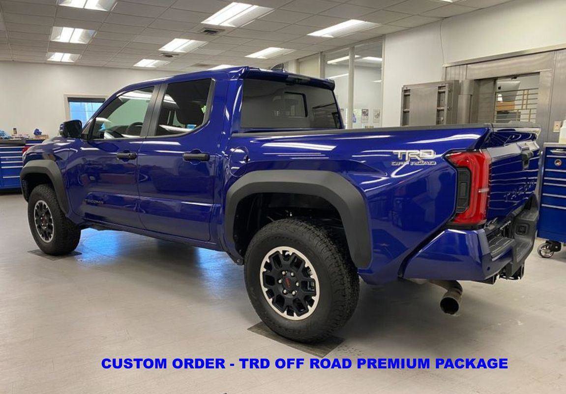 Used 2025 Toyota Tacoma TRD Off-Road image 4