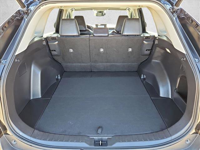 Used 2022 Toyota RAV4 XLE Premium image 6