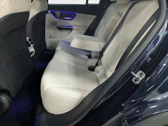 Used 2024 Mercedes-Benz GLC 300 4MATIC image 17