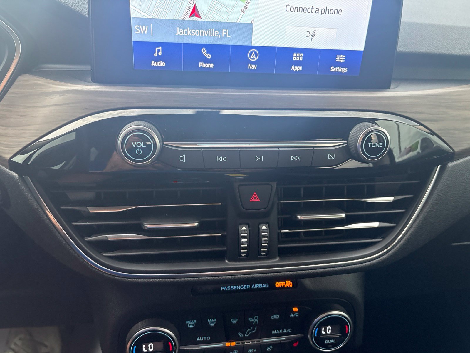 Used 2020 Ford Escape Titanium FWD image 31