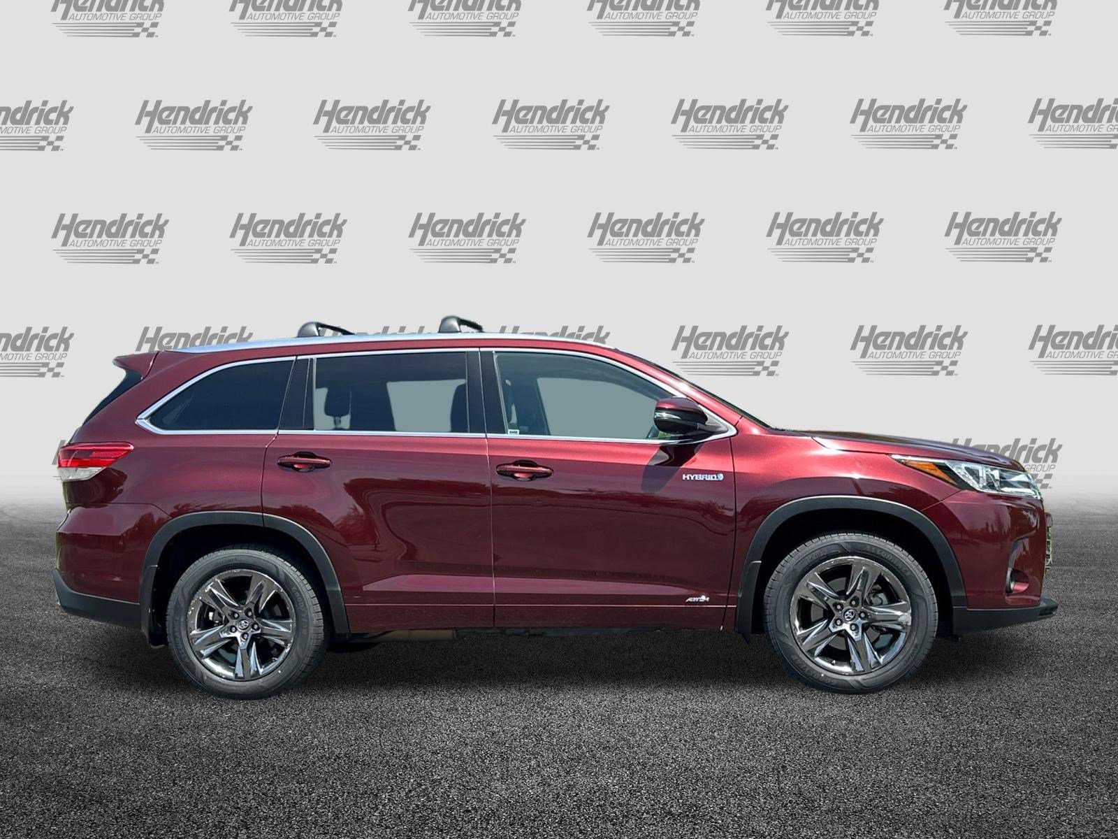 Used 2017 Toyota Highlander Limited Platinum AWD/4WD image 3