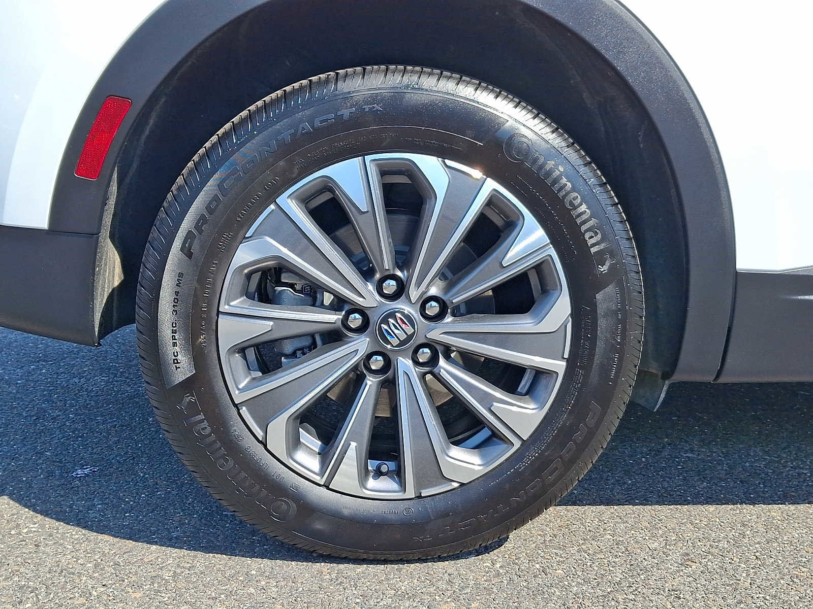 Certified 2025 Buick Envision Preferred image 8