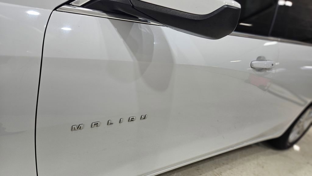 Used 2021 Chevrolet Malibu LS w/ Driver Confidence Package II image 8