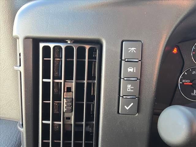 New 2026 Chevrolet Express 2500 w/ Driver Convenience Package image 18