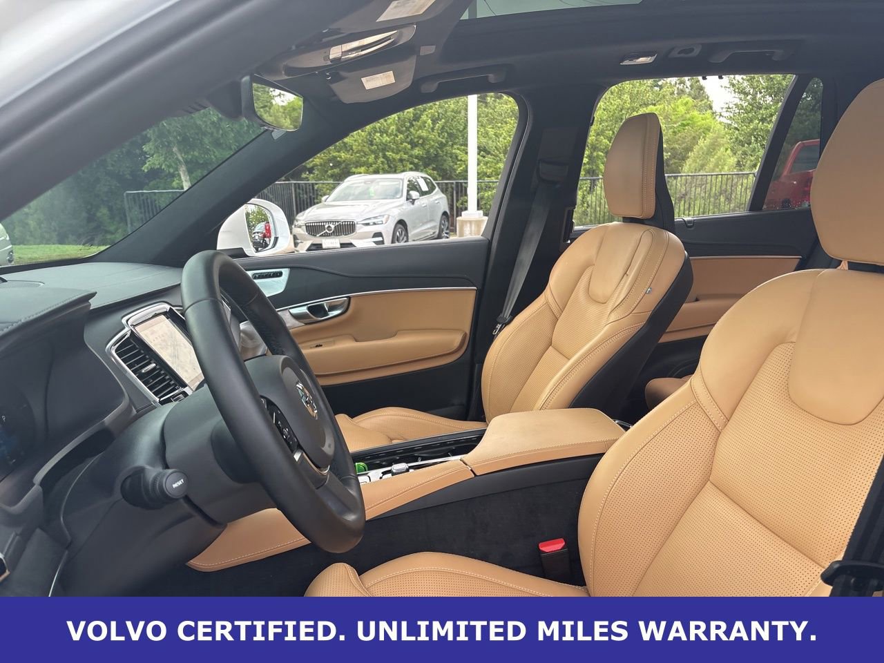 Used 2024 Volvo XC90 T8 Ultimate w/ Lounge Package image 18