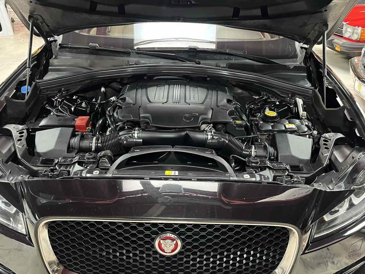 Used 2017 Jaguar F-PACE Prestige AWD/4WD image 32