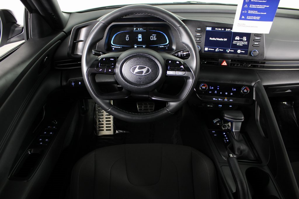 Certified 2025 Hyundai Elantra Sport image 4