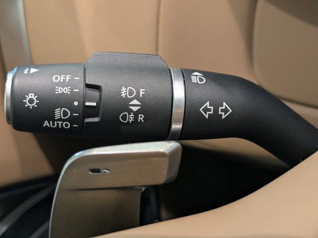 Used 2024 Land Rover Range Rover Long Wheelbase SE image 29