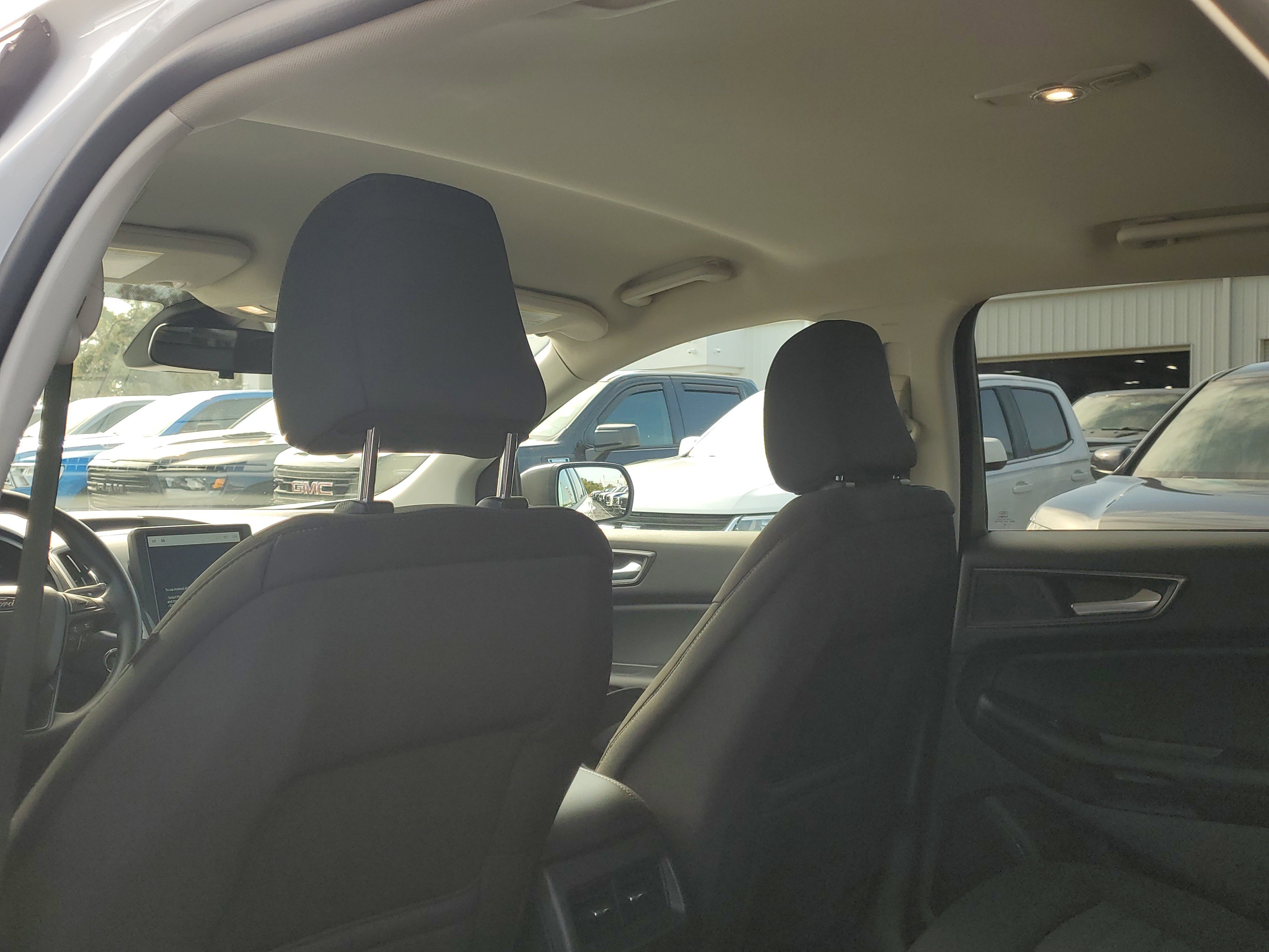 Used 2024 Ford Edge SE image 11