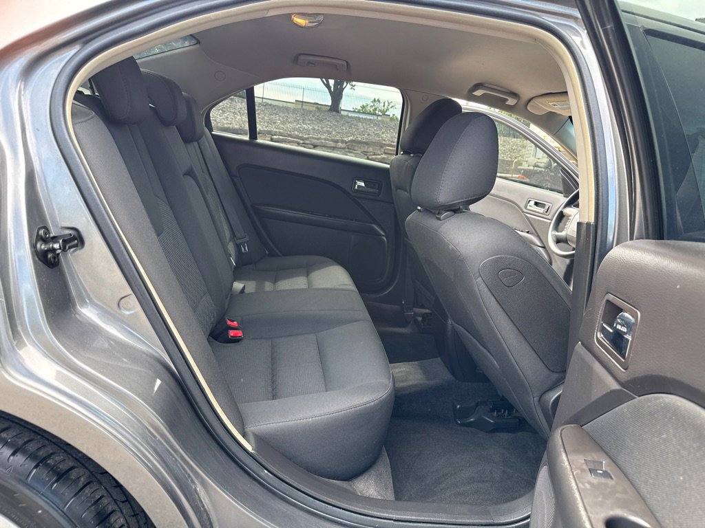 Used 2010 Ford Fusion SE FWD image 11