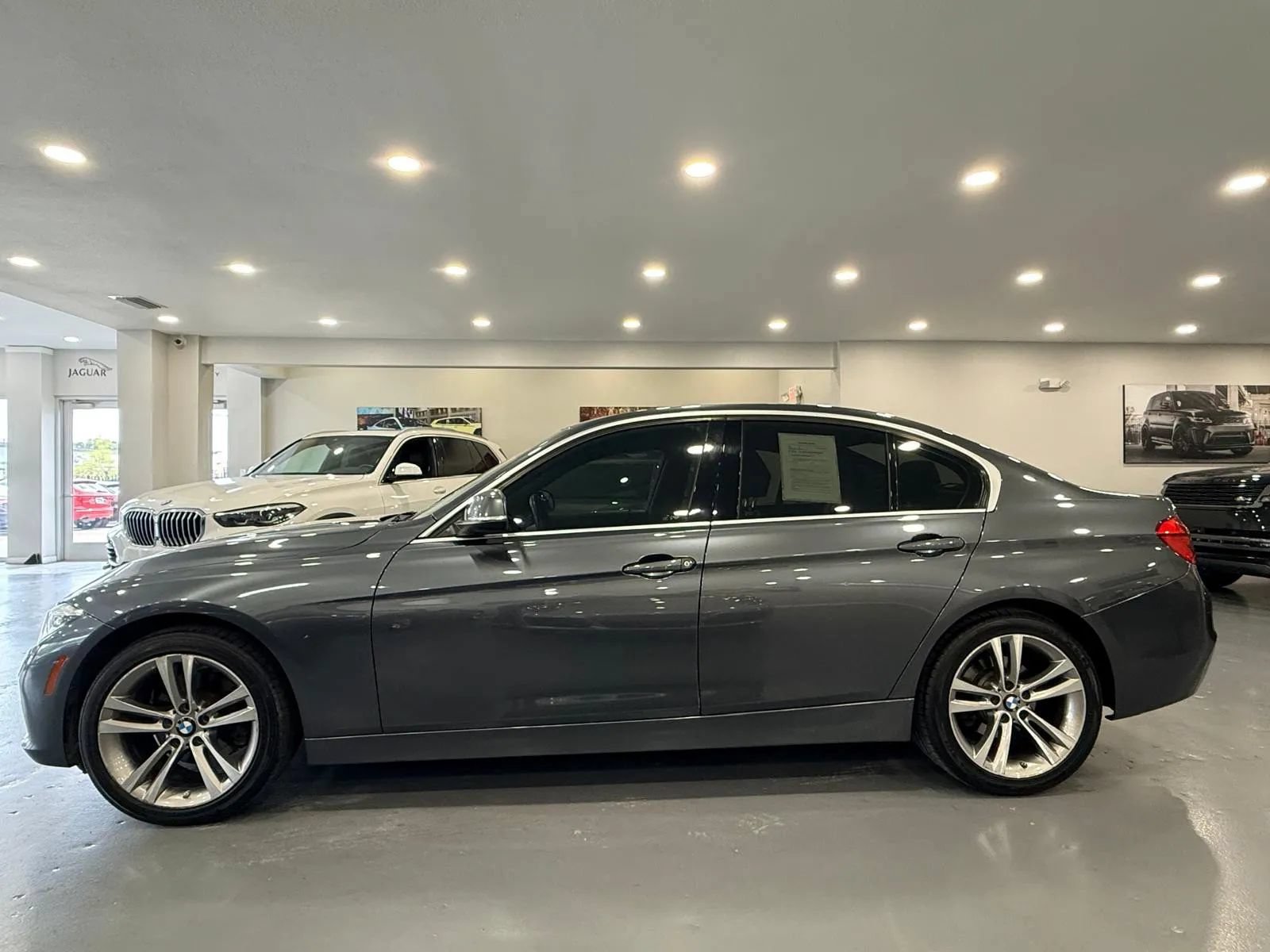 Used 2018 BMW 330i Sedan RWD image 4