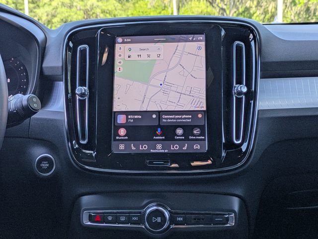 Certified 2025 Volvo XC40 B5 Core AWD/4WD image 24