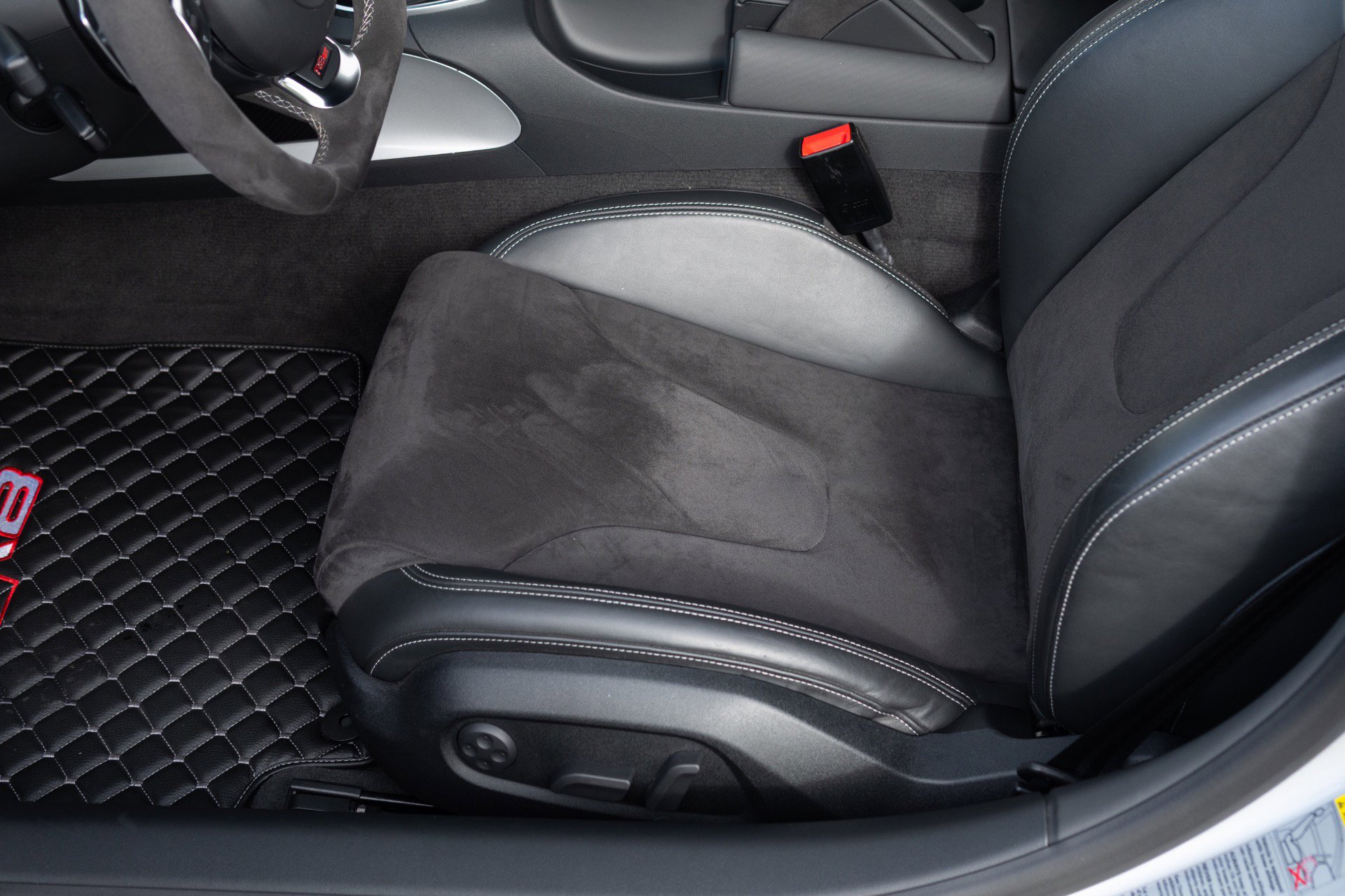 Used 2012 Audi R8 GT AWD/4WD image 46