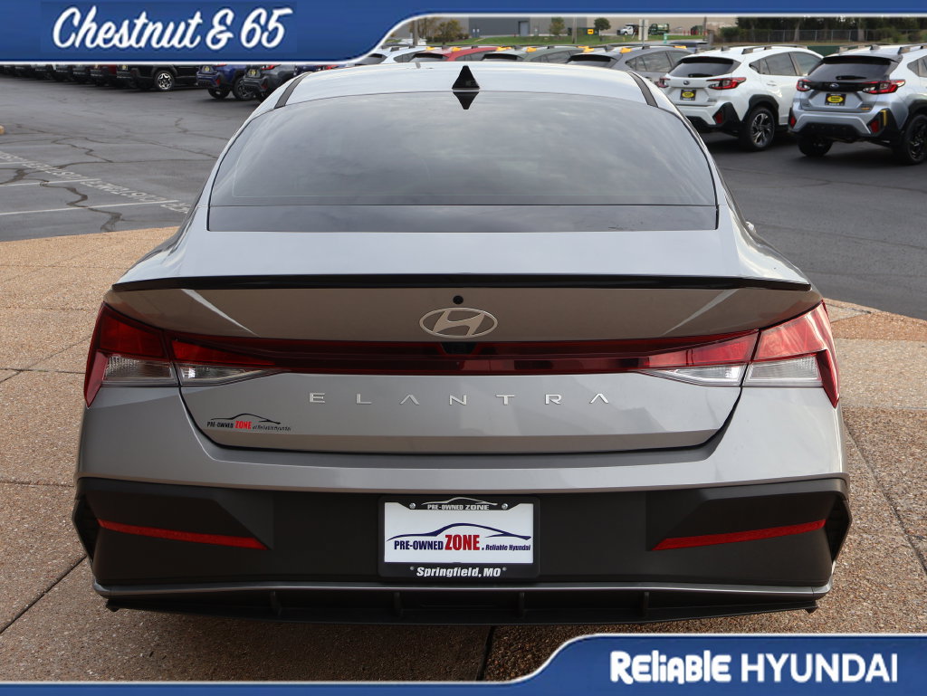 Certified 2025 Hyundai Elantra Sport FWD image 5