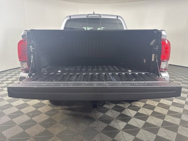 Used 2018 Toyota Tacoma TRD Sport image 19