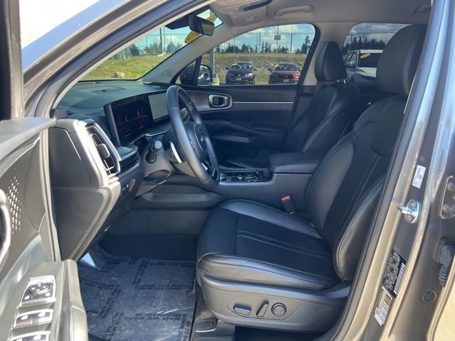 Used 2025 Kia Sorento EX image 16