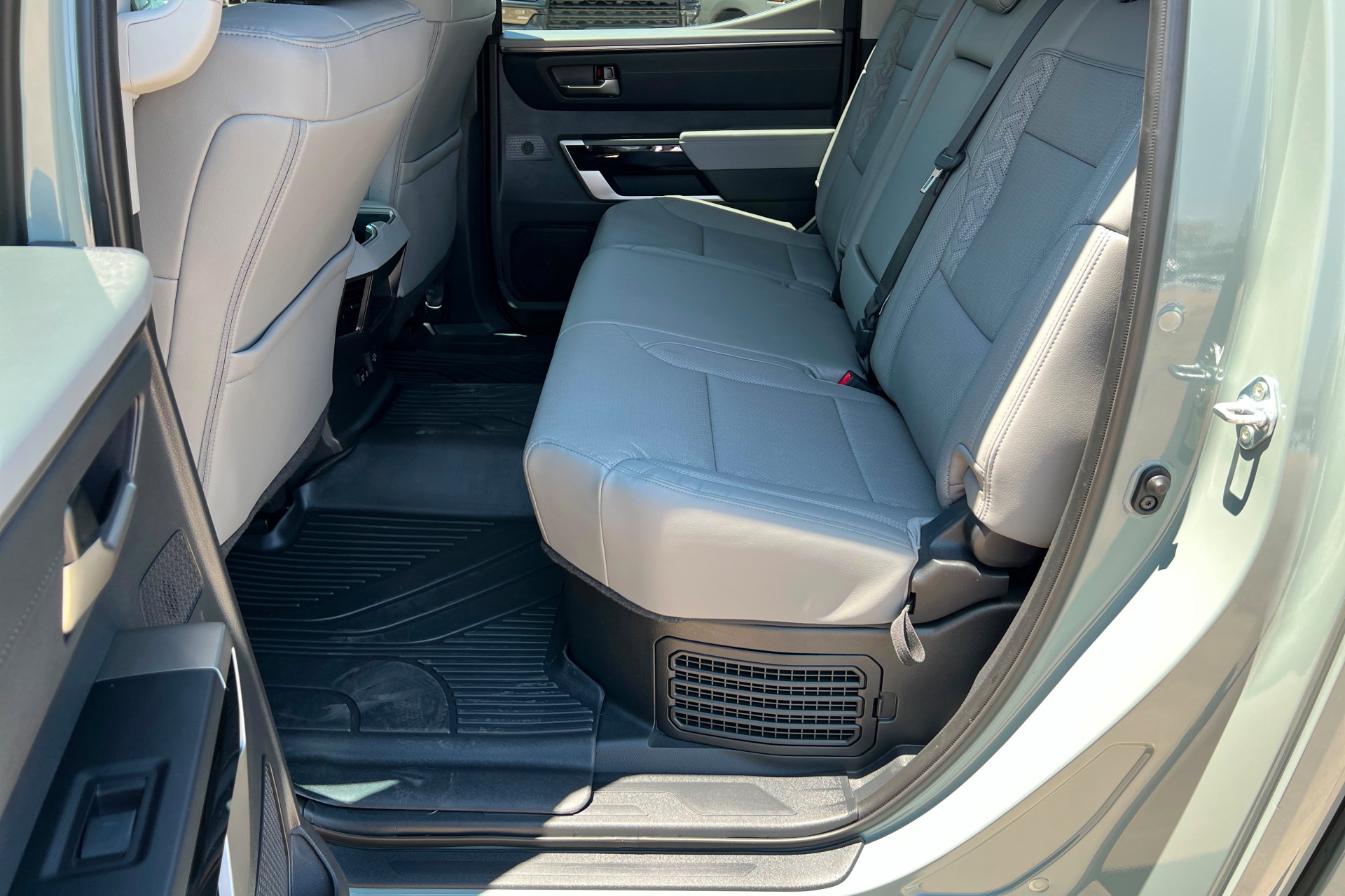 Used 2024 Toyota Tundra Limited AWD/4WD image 22
