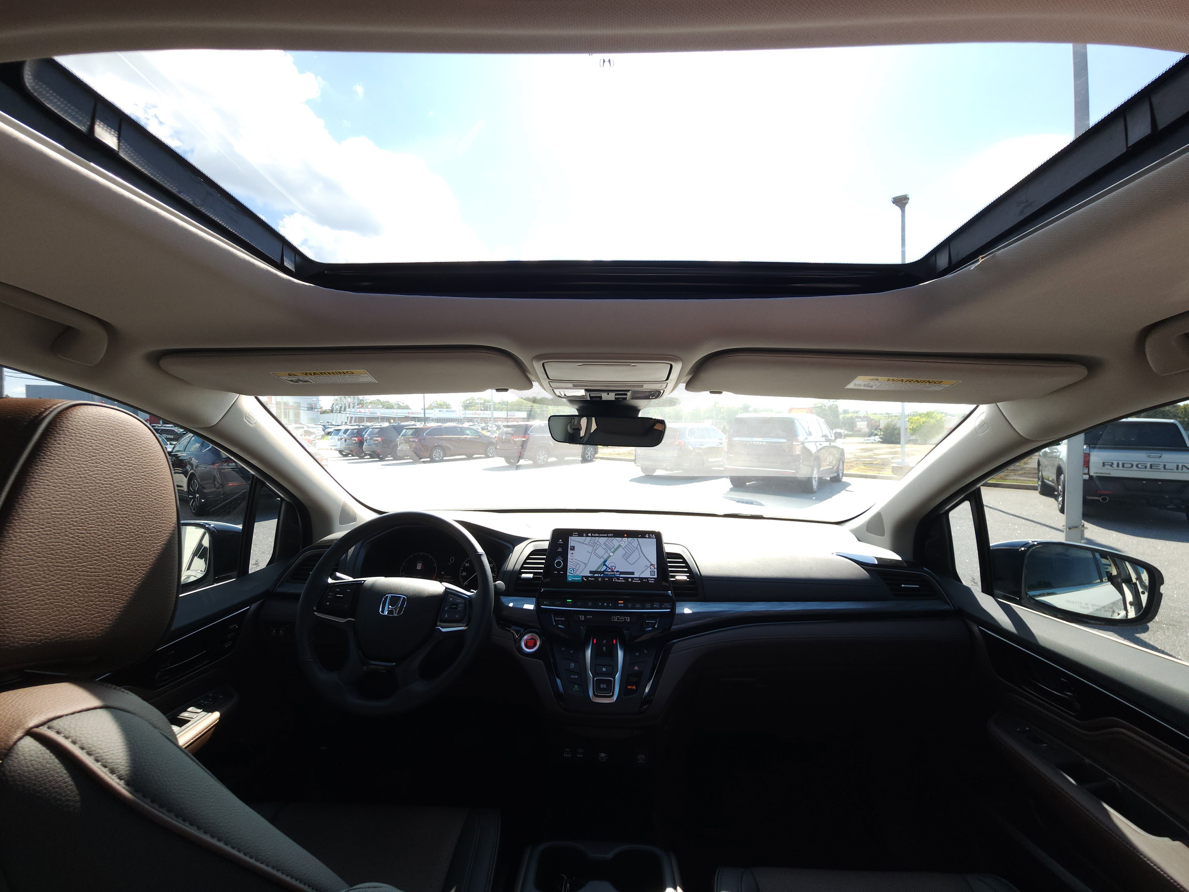 Used 2025 Honda Odyssey Elite image 17