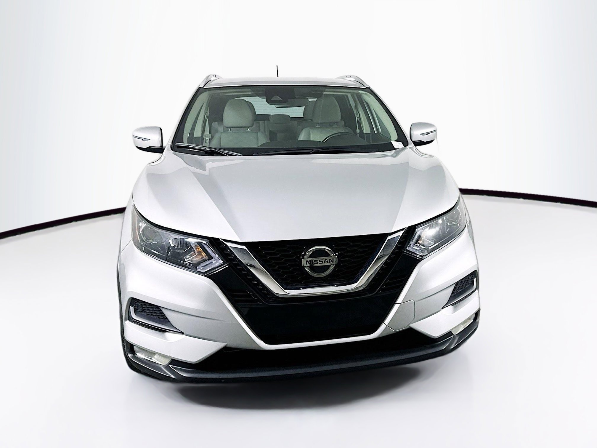 Used 2022 Nissan Rogue Sport SV image 2