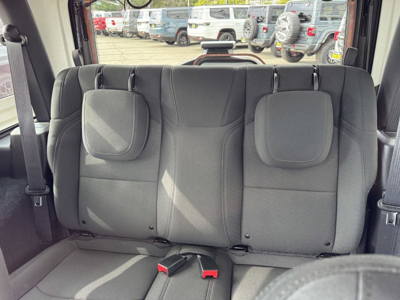 Used 2022 Jeep Wrangler Sport AWD/4WD image 12