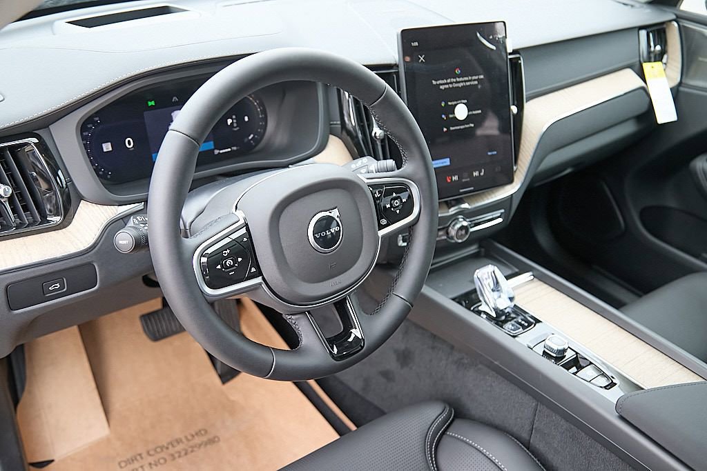 New 2026 Volvo XC60 B5 Ultra w/ Protection Package Premier image 11