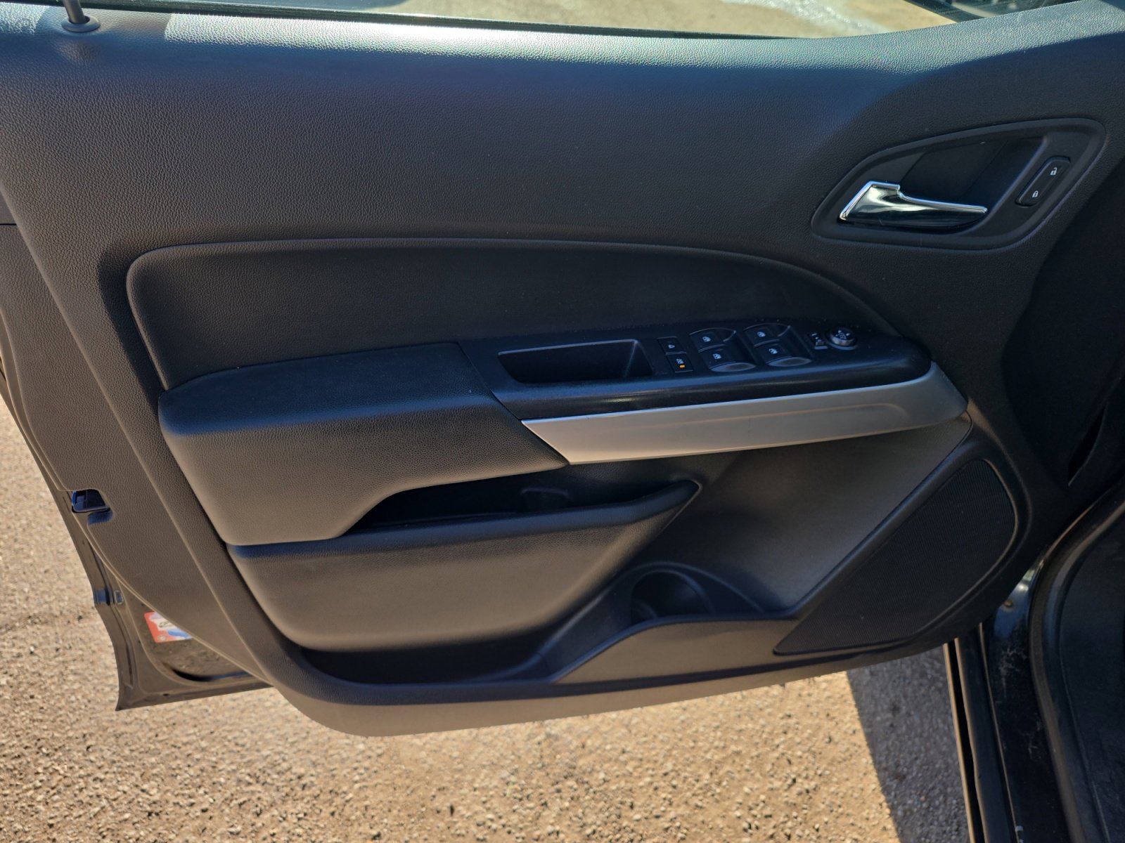 Used 2017 Chevrolet Colorado LT image 14