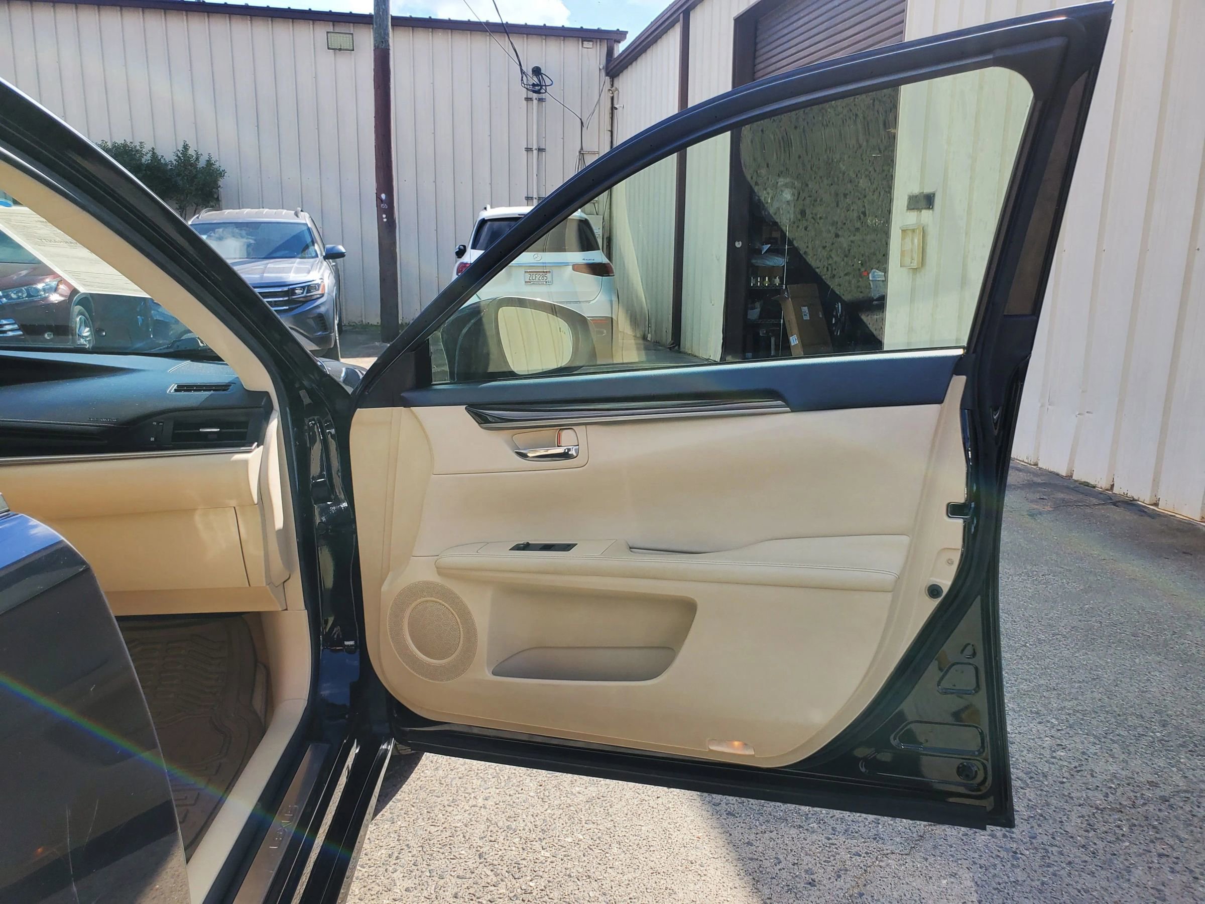 Used 2013 Lexus ES 350 w/ Luxury Pkg image 17