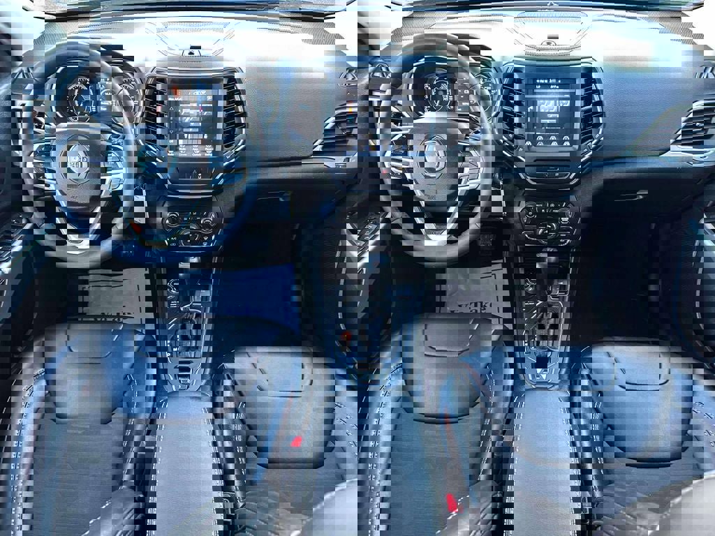 Used 2022 Jeep Cherokee Latitude w/ Trailer Tow Group image 13