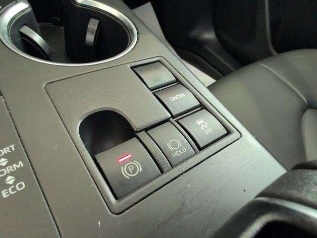 Certified 2024 Toyota Highlander XLE image 35