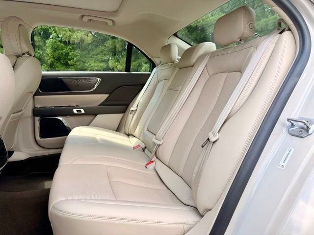 Used 2019 Lincoln Continental Select FWD image 26