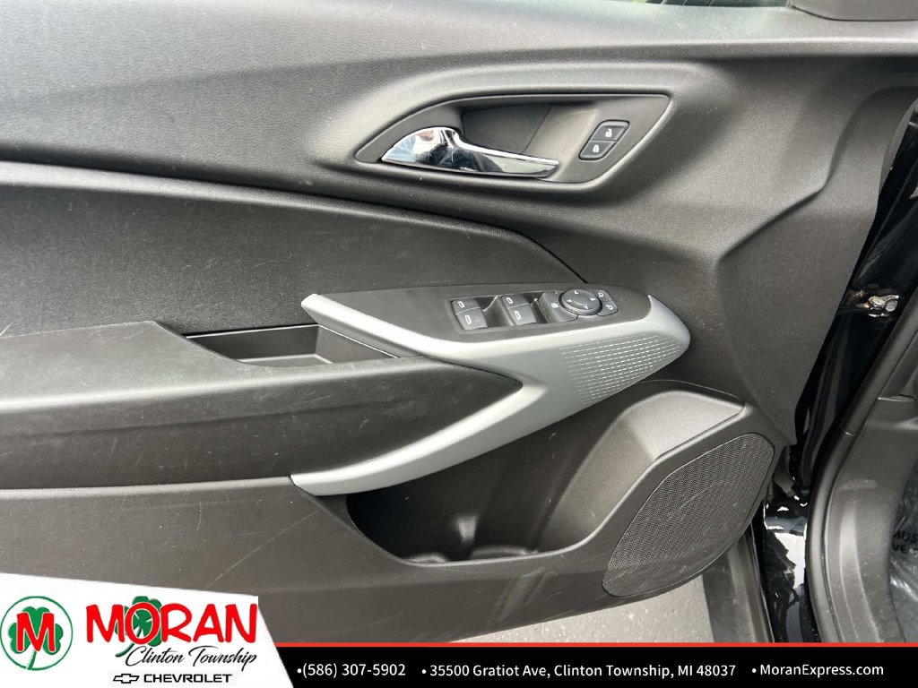 Certified 2025 Chevrolet Trax RS w/ Driver Confidence Package FWD image 15