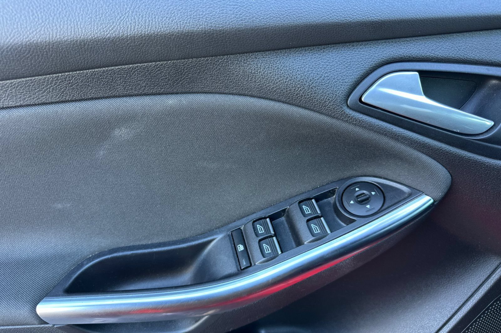 Used 2017 Ford Focus ST FWD image 10
