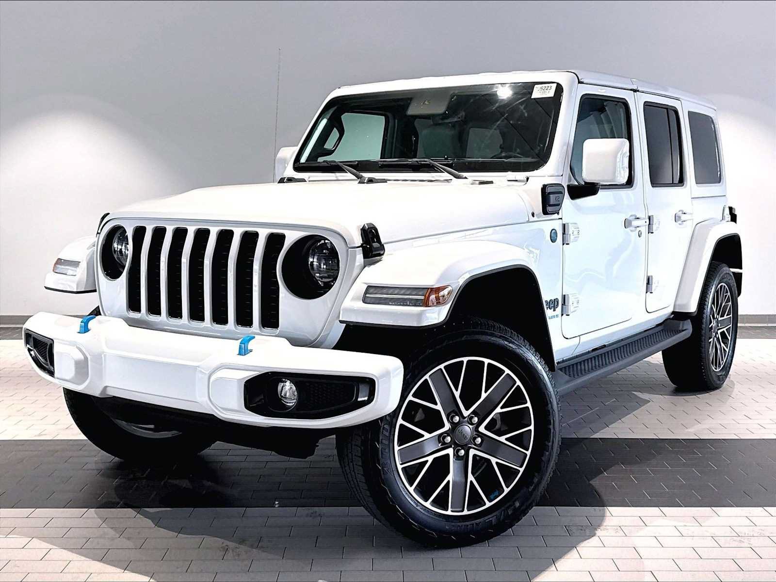 Used 2023 Jeep Wrangler Unlimited Sahara AWD/4WD video 1