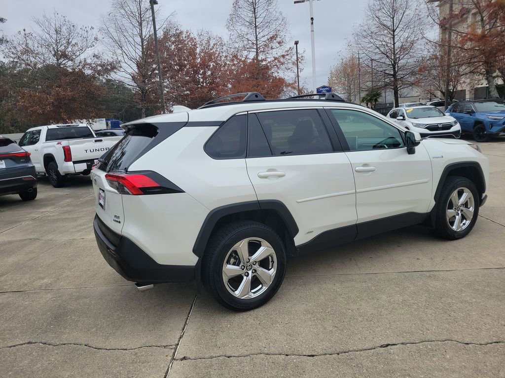 Certified 2021 Toyota RAV4 XLE Premium image 6