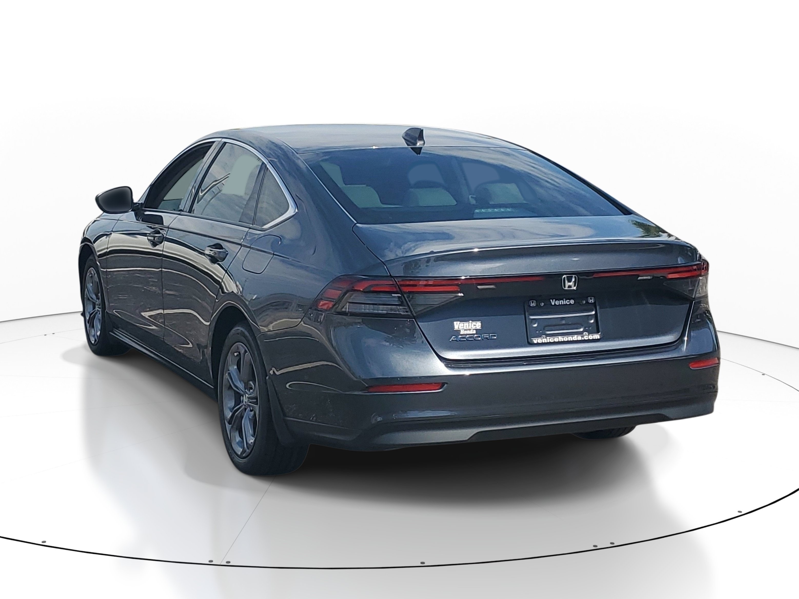 Used 2024 Honda Accord EX image 4