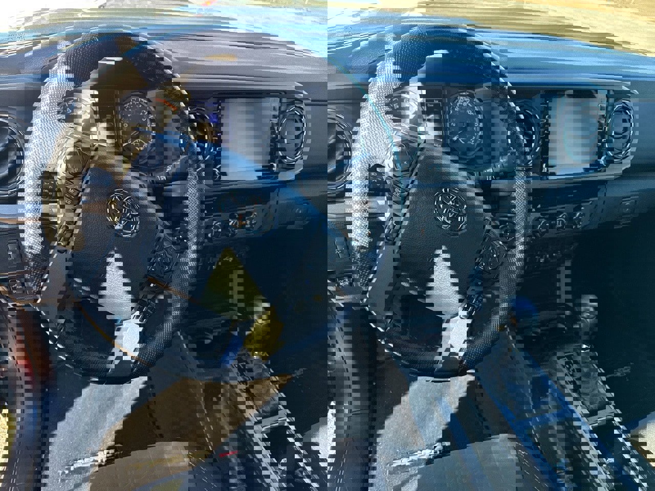 Used 2020 Toyota Tacoma TRD Sport image 10