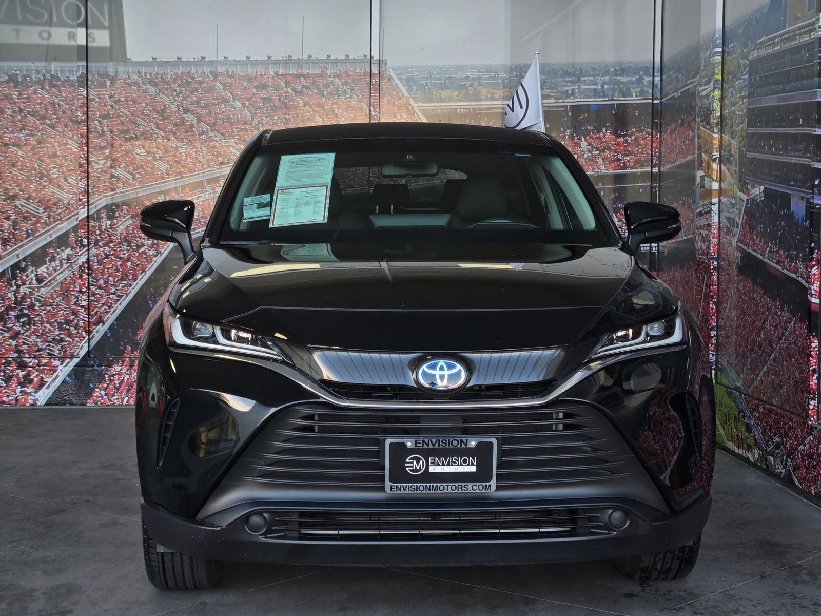 Certified 2023 Toyota Venza LE image 3